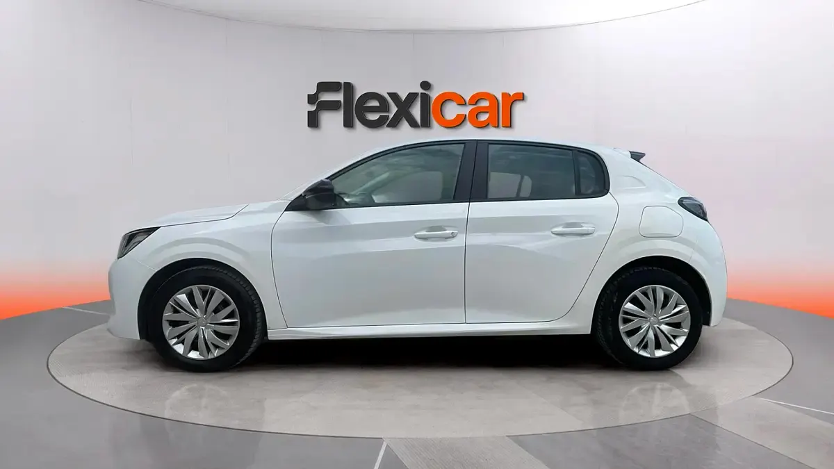 Usado Peugeot 208 Active 101 CV (74 kW) 2022 Blanco Utilitario