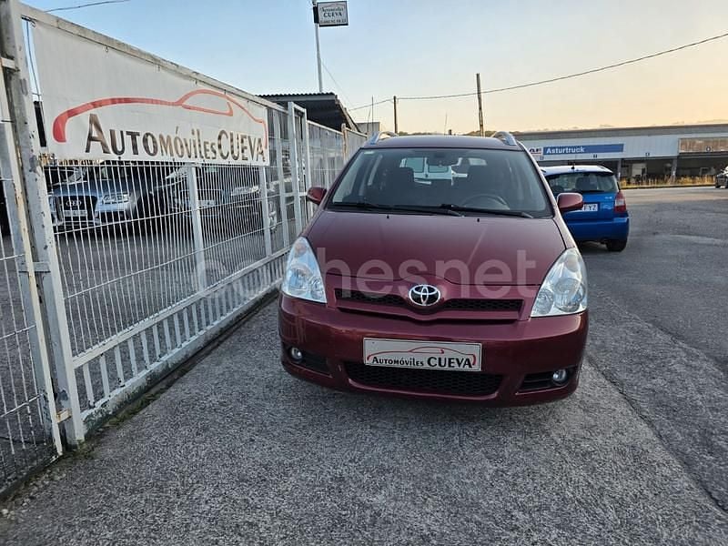 Usado Toyota Corolla Verso Sol 116 CV (85 kW) 2004 Granate Monovolumen