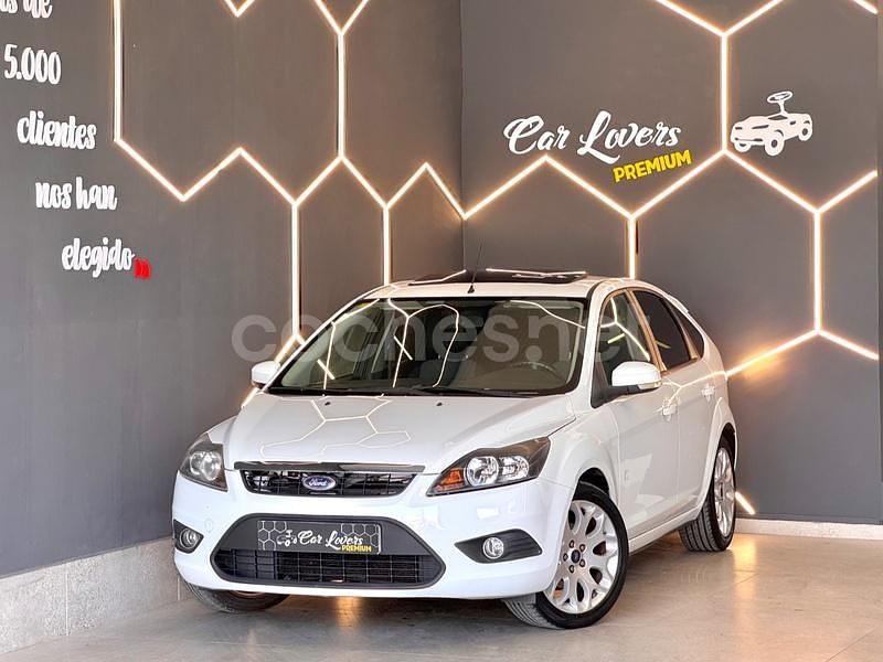 Blanco Usado 2009 Ford Focus Titanium Berlina | 6000 € (Un poco caro) - Imagen 1/4