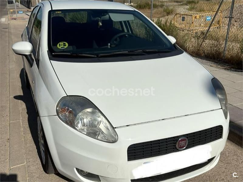 Usado Fiat Punto Easy 75 CV (55 kW) 2011 Blanco Utilitario