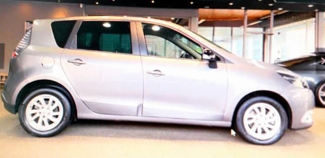 Gris Usado 2016 Renault Scénic III Intens Monovolumen | 8200 € (Super precio) - Imagen 1/3