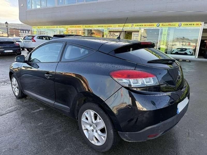 Usado Renault Mégane III 90 CV (66 kW) 2012 Negro Coupe
