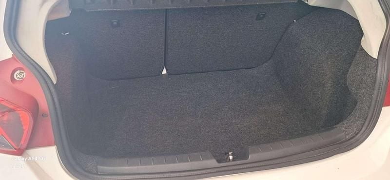 Używany Seat Ibiza Copa 105 KM (77 kW) 2012 Biały Hatchback