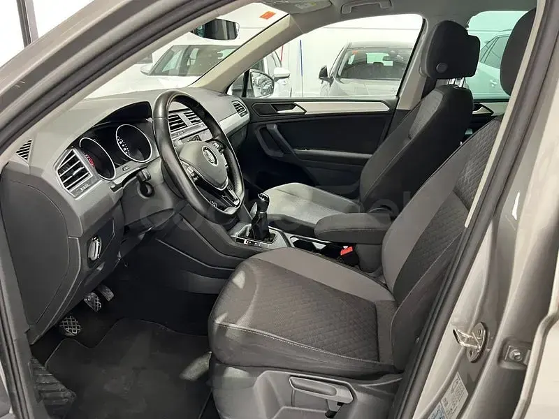 Usado VW Tiguan Advance 150 CV (110 kW) 2020 Gris / plata SUV