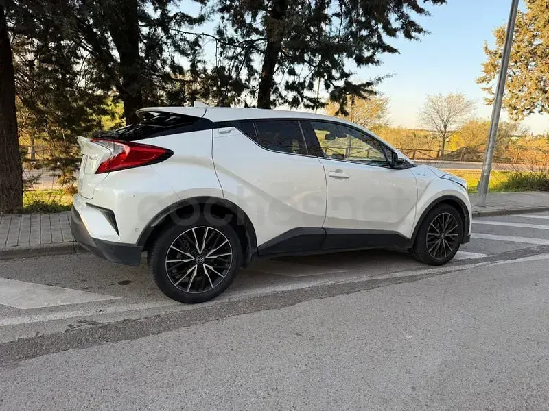 Usado Toyota C-HR Advance 122 CV (89 kW) 2017 Blanco SUV