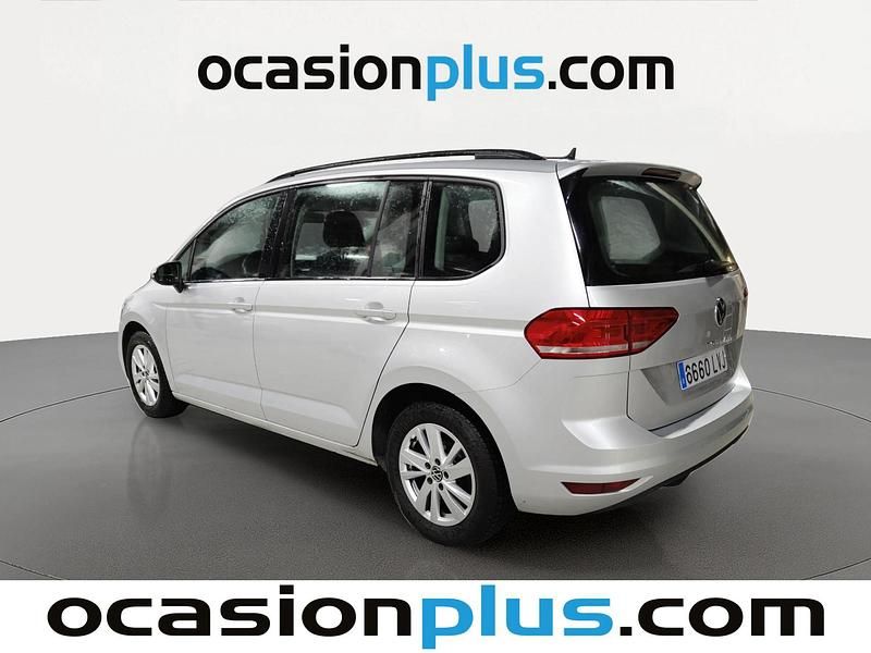 Usado VW Touran Business 150 CV (110 kW) 2021 Gris plata Monovolumen