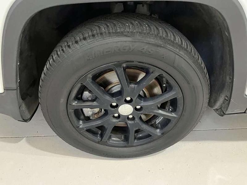 Usado Jeep Cherokee Longitude 140 CV (102 kW) 2016 Blanco SUV