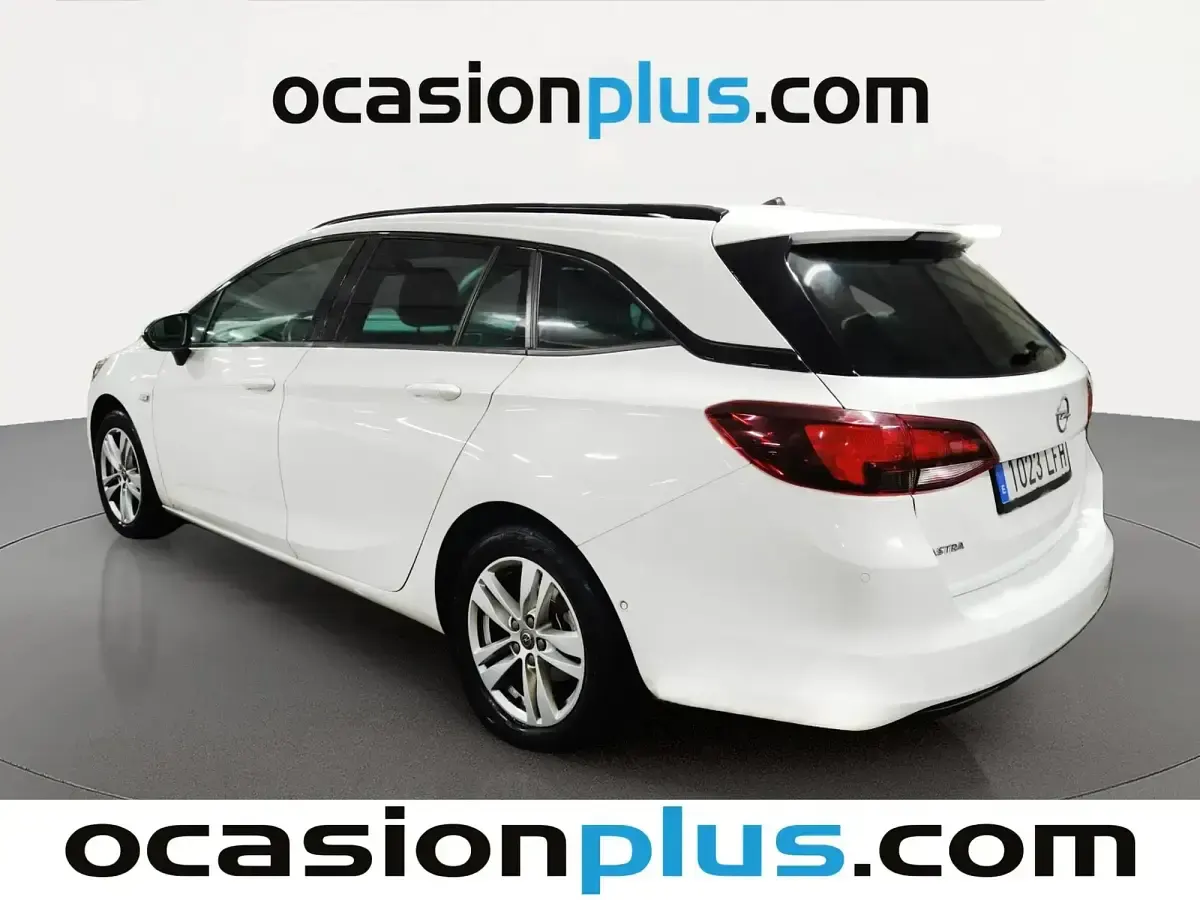 Usado Opel Astra GS Line 110 CV (80 kW) 2020 Blanco Familiar