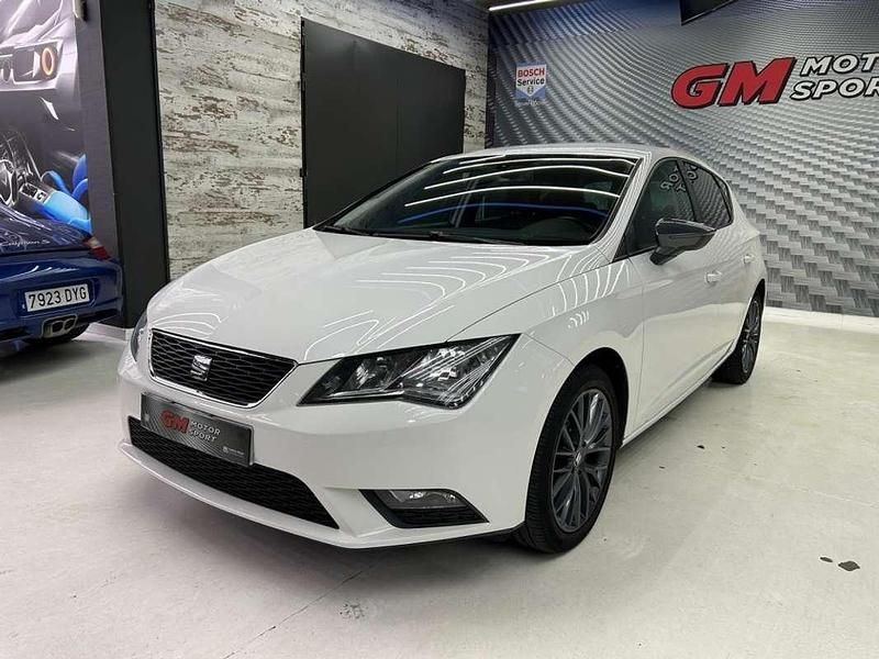 Usado Seat Leon Style 125 HP (91 kW) 2015 Branco Citadino