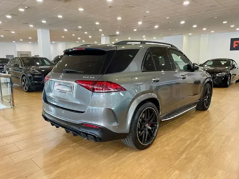 Usado Mercedes GLE53 AMG AMG 435 CV (319 kW) 2021 Gris / plata SUV