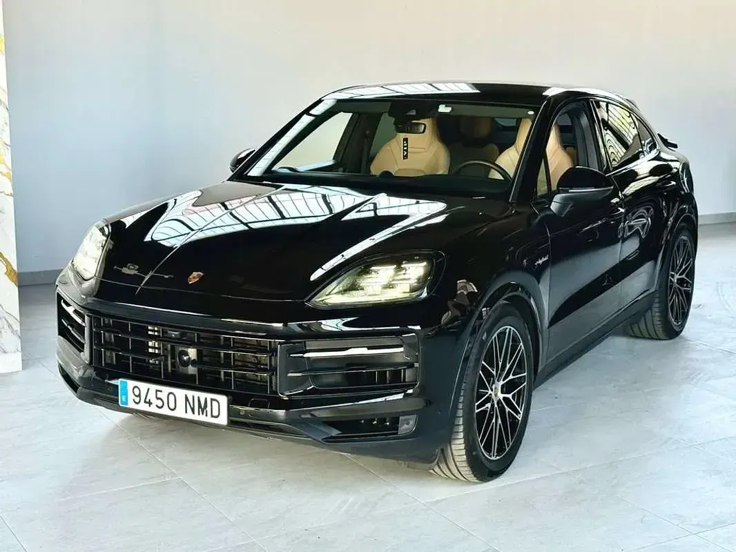 Usado Porsche Cayenne E-Hybrid Platinum Edition 462 CV (339 kW) 2023 Negro SUV