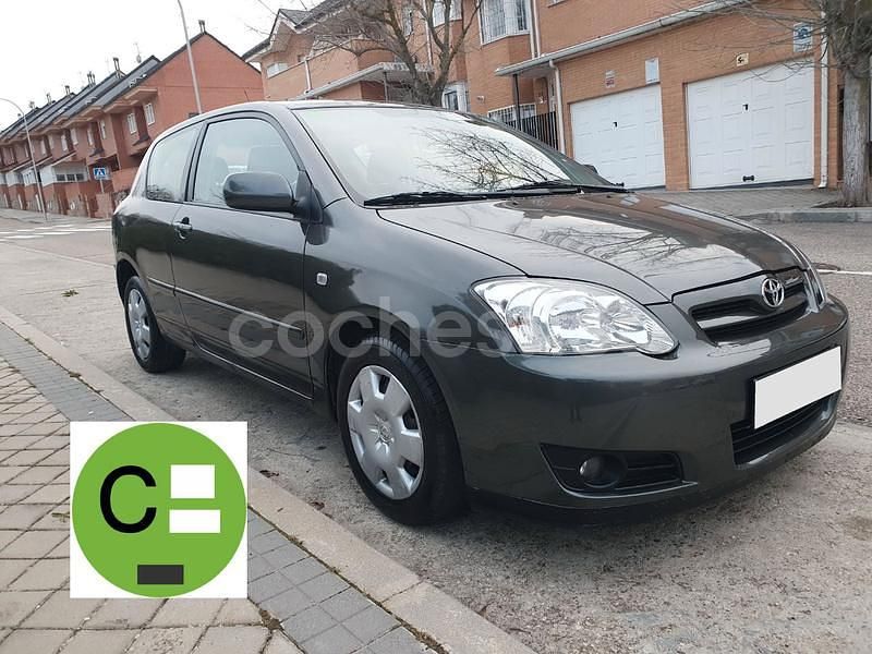 Gris / plata Usado 2006 Toyota Corolla Sol Berlina | 5550 € (Un poco caro) - Imagen 1/4