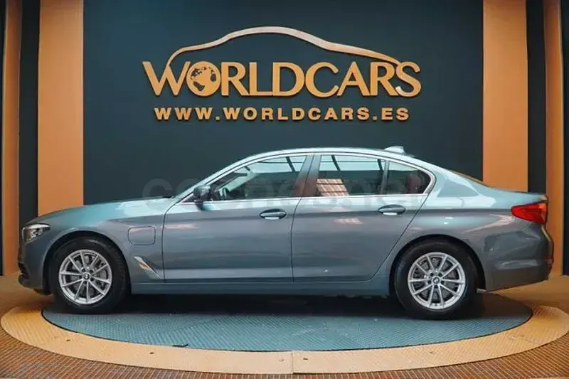 Usado BMW 530e iPerformance 252 HP (185 kW) 2019 Cinzento Sedan