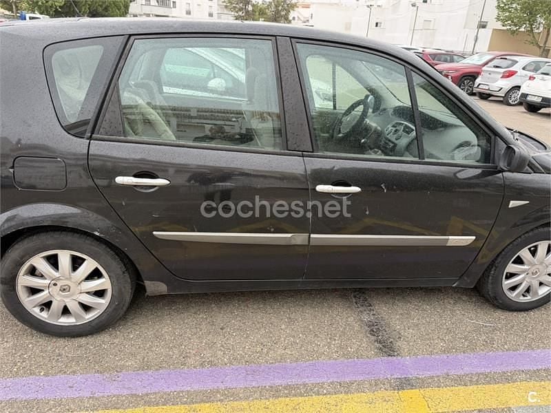 Usado Renault Scénic Authentique 115 CV (84 kW) 2003 Negro Monovolumen