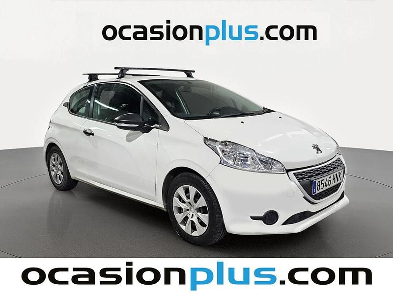 Usado Peugeot 208 Access 82 CV (60 kW) 2013 Blanco Utilitario