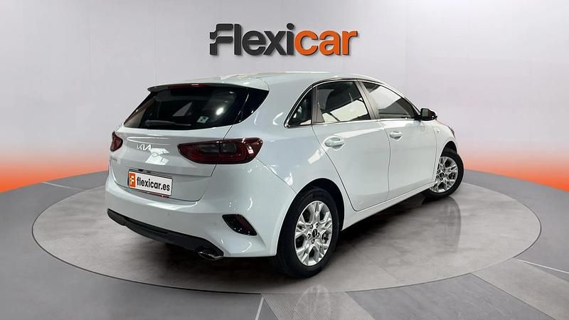 Usado Kia Ceed 101 CV (74 kW) 2022 Blanco Utilitario