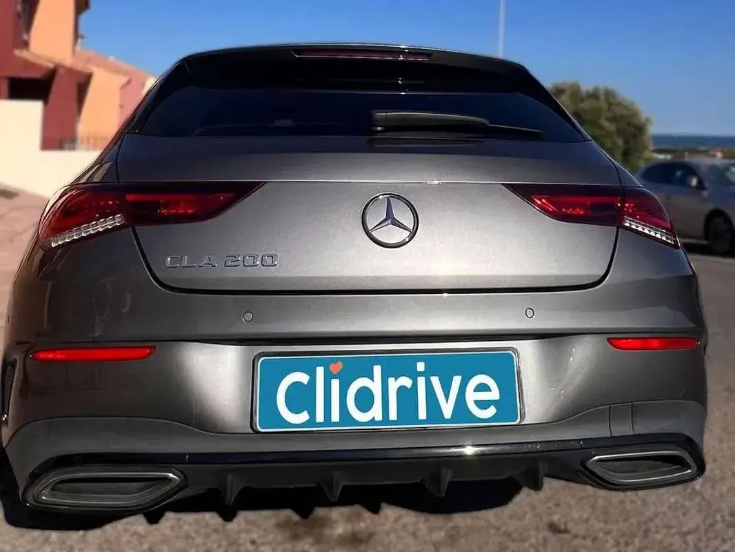 Usado Mercedes CLA200 Shooting Brake 163 CV (119 kW) 2020 Gris Familiar