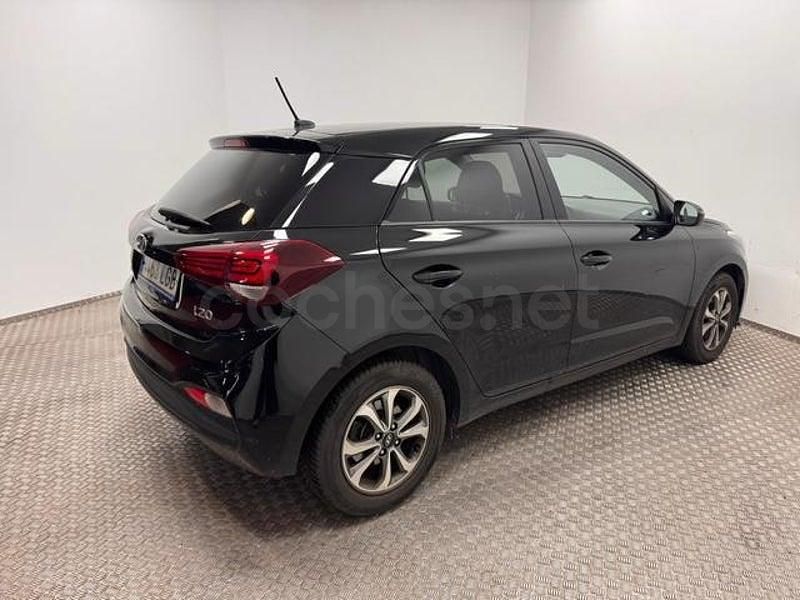 Usado Hyundai i20 100 CV (73 kW) 2020 Negro Berlina