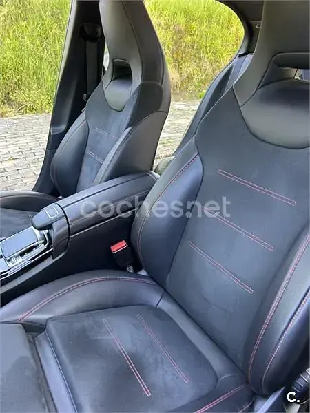 Usado Mercedes A180 136 CV (100 kW) 2021 Gris / plata Berlina
