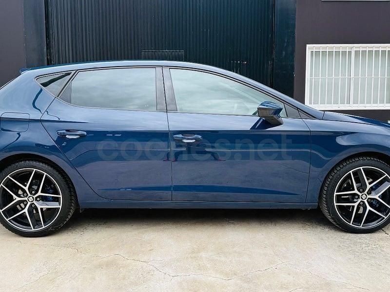 Usado Seat Leon FR 184 CV (135 kW) 2017 Azul Berlina