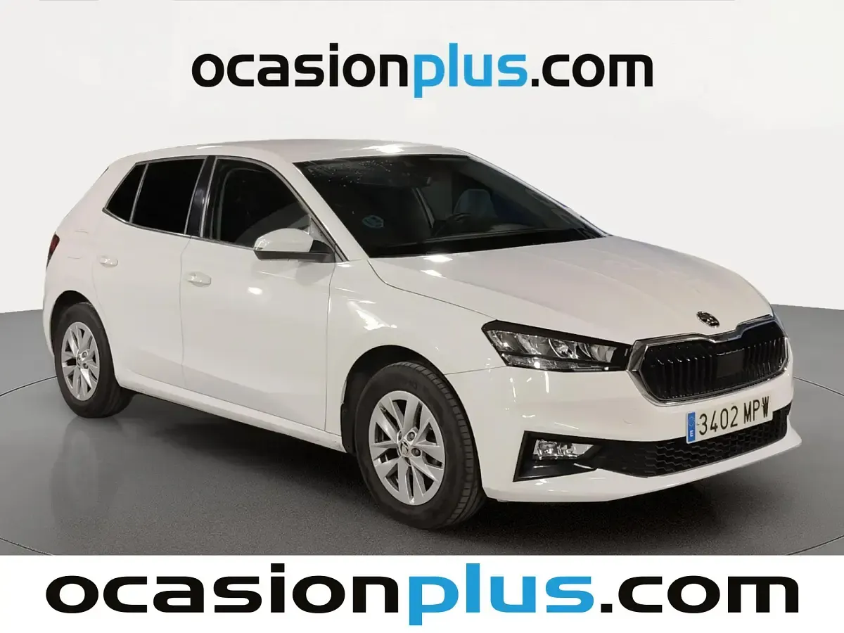 Usado Skoda Fabia Selection 95 CV (69 kW) 2024 Blanco Utilitario