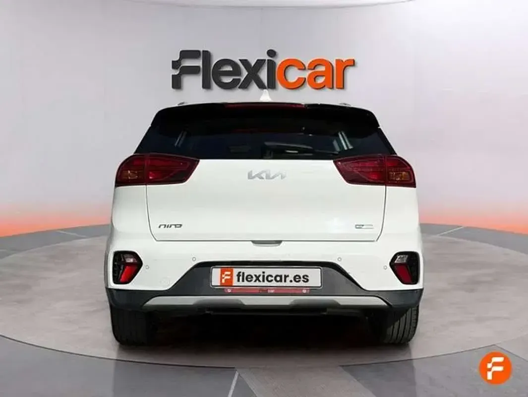 Usado Kia Niro 141 CV (103 kW) 2022 Blanco SUV