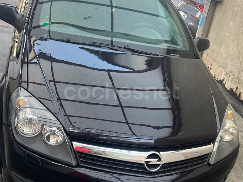 Negro Usado 2009 Opel Astra GTC Sport Berlina | 2800 € (Super precio) - Imagen 1/4