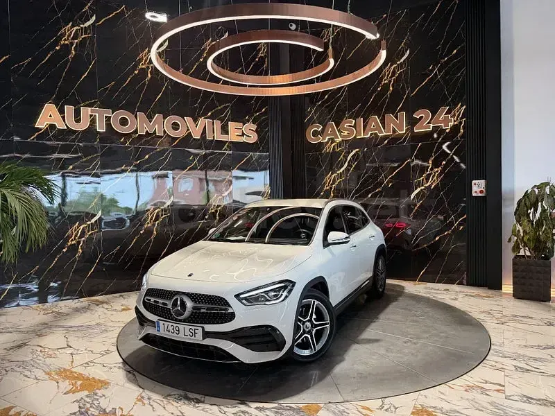 Usado Mercedes GLA200 150 CV (110 kW) 2021 Blanco SUV