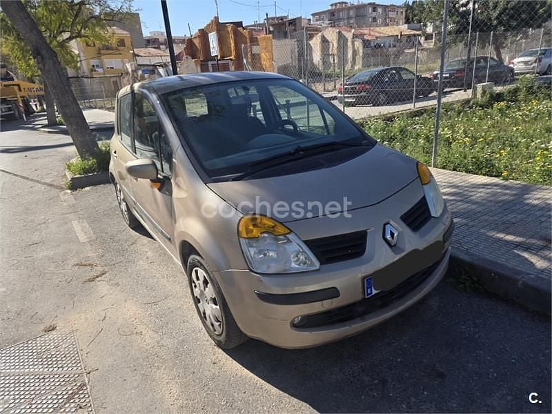 Usado Renault Modus Expression 98 CV (72 kW) 2005 Beige Monovolumen
