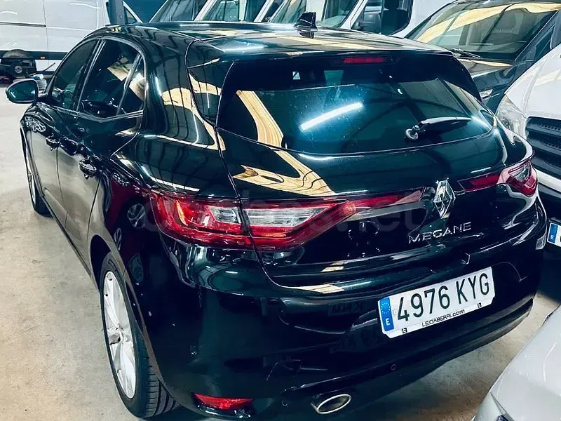 Usado Renault Mégane GT Line GT-Line 140 CV (102 kW) 2019 Negro Berlina