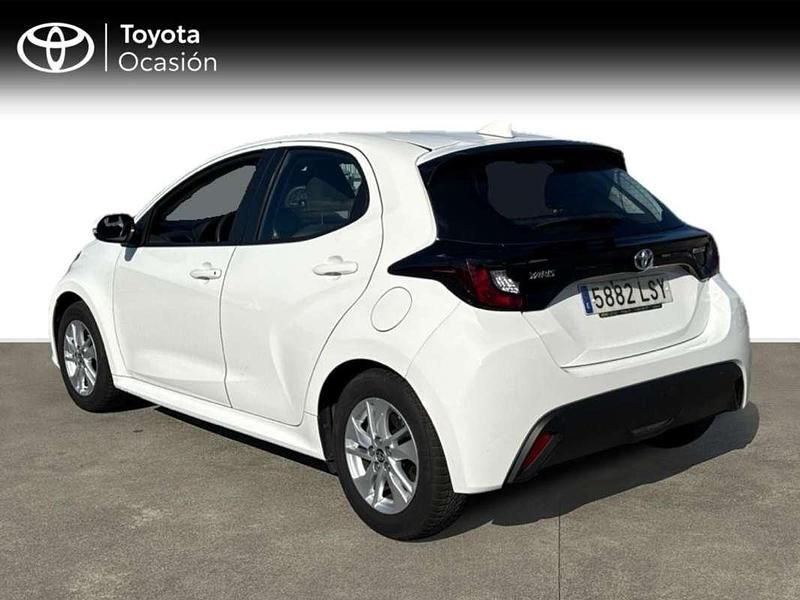 Usado Toyota Yaris Hybrid Business Edition 116 CV (85 kW) 2021 Blanco Utilitario