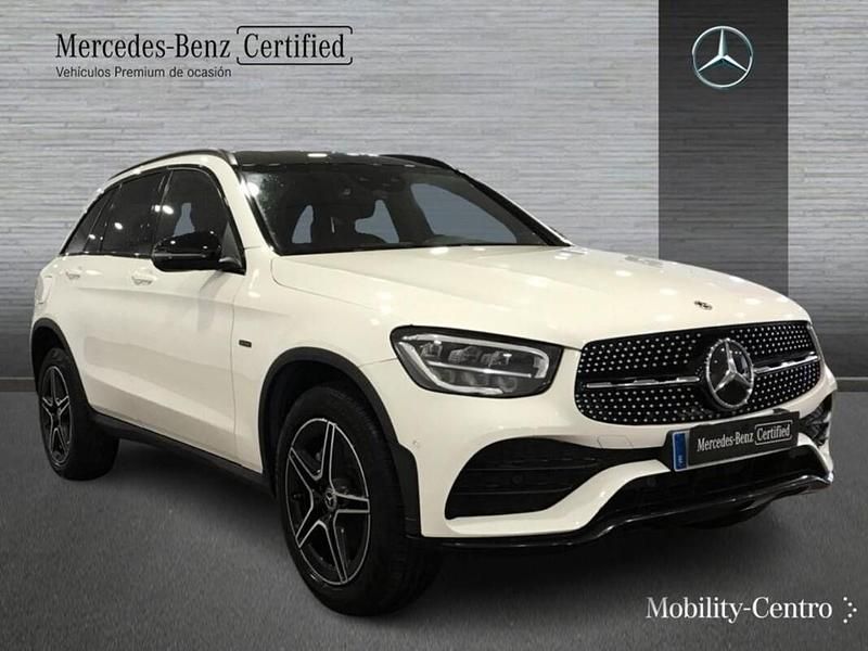 Usado Mercedes GLC300 AMG line 194 CV (142 kW) 2021 Blanco polar  pintura unicolor