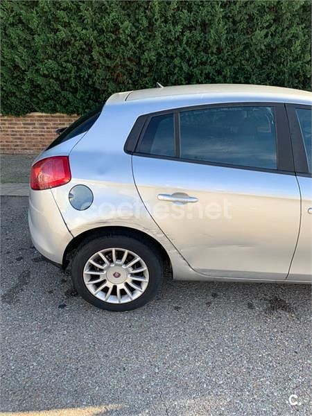 Usado Fiat Bravo Active 120 CV (88 kW) 2008 Gris / plata Utilitario