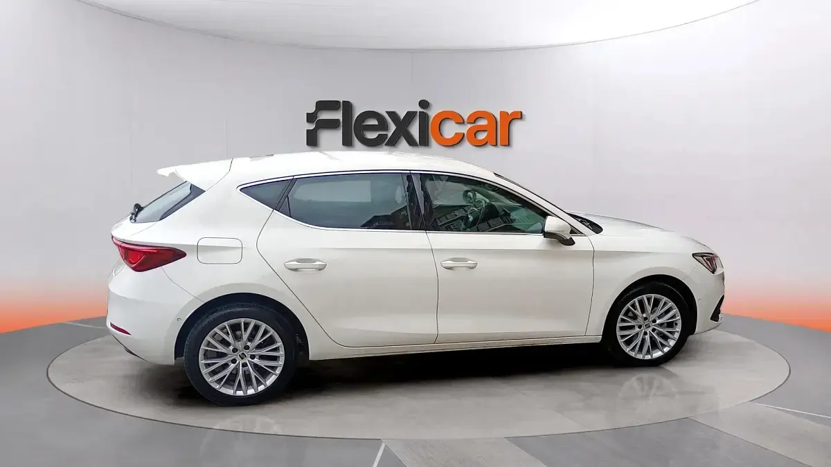 Usado Seat Leon XCELLENCE 150 CV (110 kW) 2019 Blanco Berlina