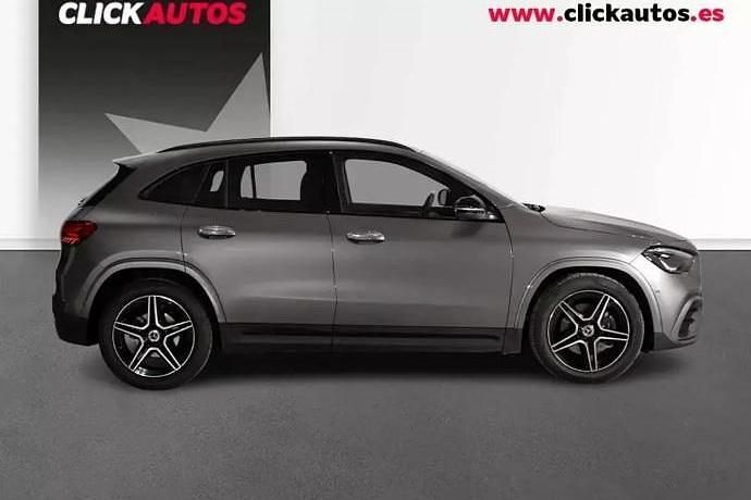 Usado Mercedes GLA200 AMG line 150 CV (110 kW) 2024 SUV