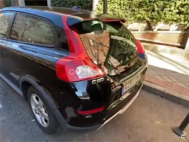 Usado Volvo C30 Summum 109 CV (80 kW) 2010 Negro Utilitario