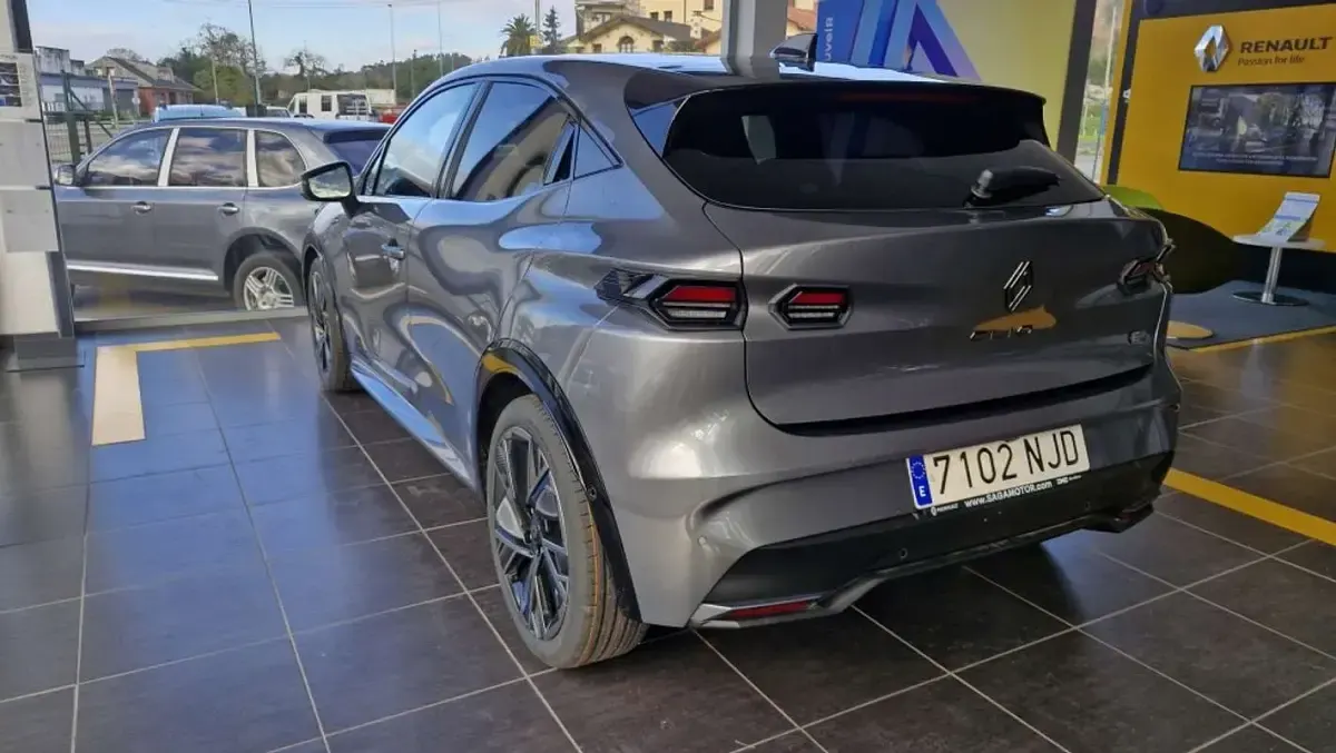 Nuevo Renault Clio V Esprit Alpine 159 CV (116 kW) 2025 Gris Utilitario