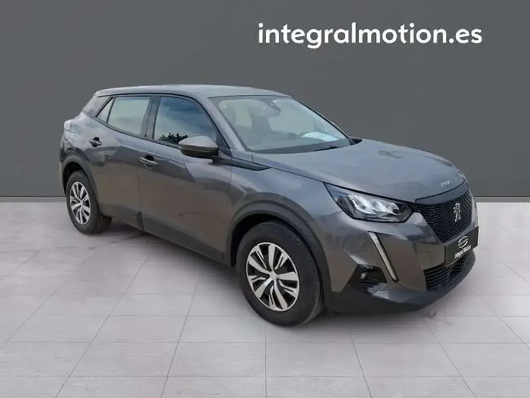 Usado Peugeot 2008 Allure 131 CV (96 kW) 2021 Gris SUV