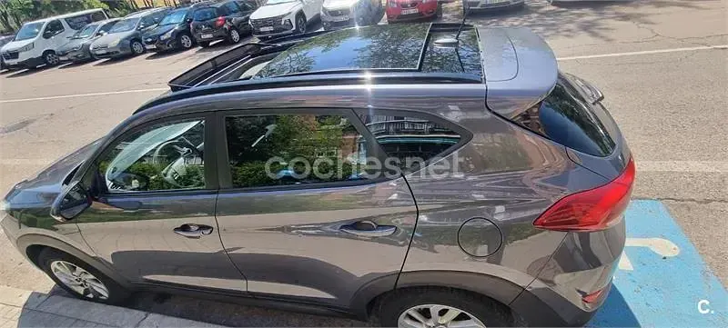 Usado Hyundai Tucson 136 CV (100 kW) 2015 Gris / plata SUV