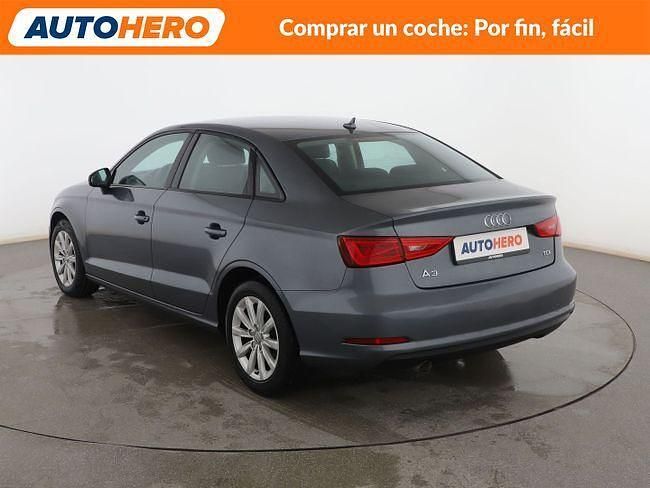 Usado Audi A3 Attraction 105 CV (77 kW) 2014 Gris Berlina