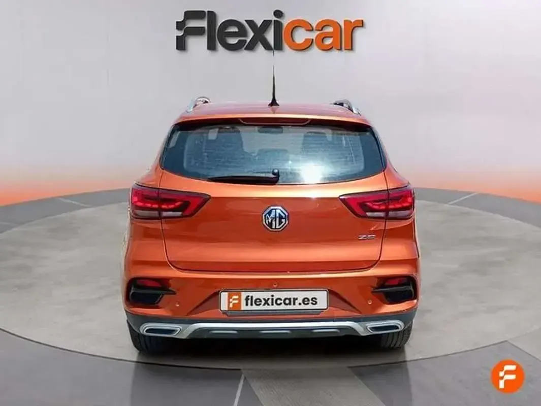 Usado MG ZS Luxury 111 CV (81 kW) 2022 Negro SUV
