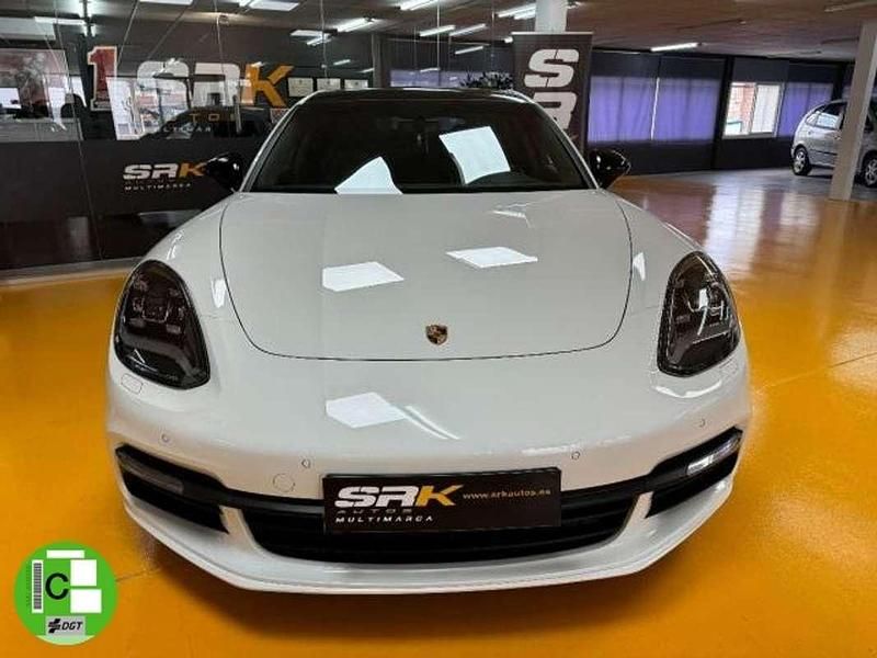 Begagnad Porsche Panamera 4 Sport Turismo 330 HK (242 kW) 2018 Vit Sedan
