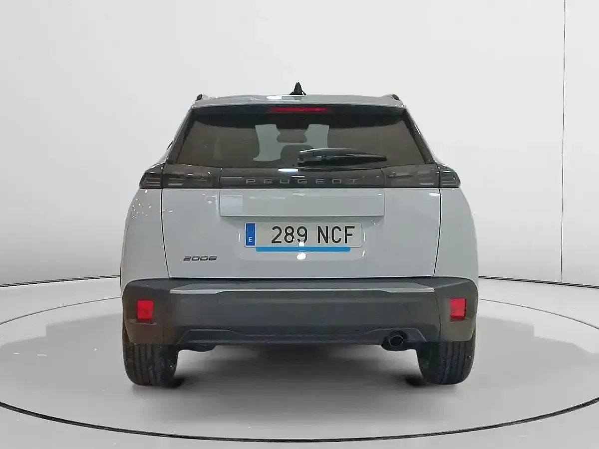 Usado Peugeot 2008 Allure 101 CV (74 kW) 2025 Blanco SUV