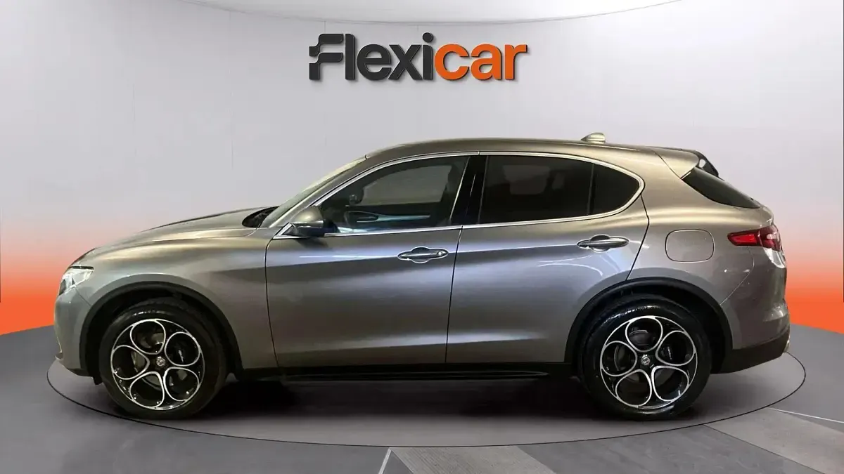 Usado Alfa Romeo Stelvio Executive 210 CV (154 kW) 2019 Gris SUV