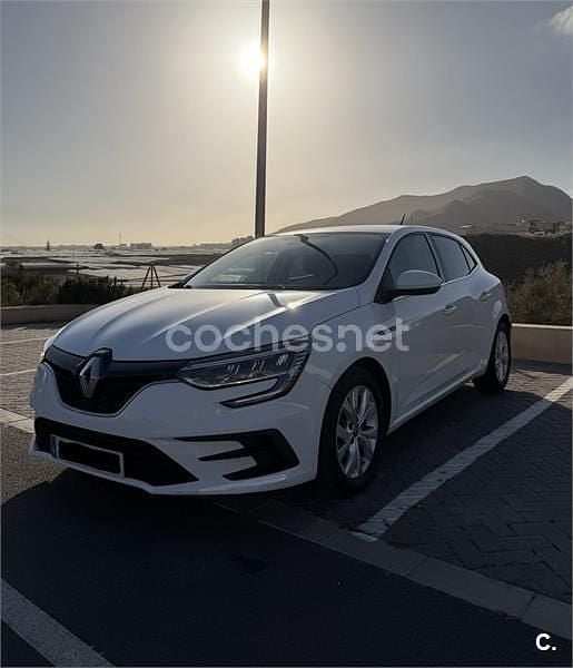 Usado Renault Mégane IV Intens 115 CV (84 kW) 2021 Blanco Berlina