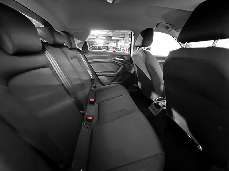 Usado Audi A1 Sportback 95 CV (69 kW) 2023 Gris manhattan metalizado Utilitario