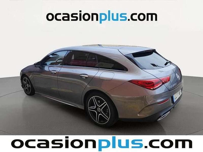 Usado Mercedes CLA200 Shooting Brake AMG 150 CV (110 kW) 2022 Gris Familiar