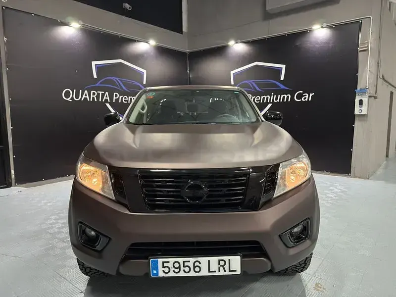 Usado Nissan Navara Acenta 190 CV (139 kW) 2021 Marrón Pickup/Camioneta