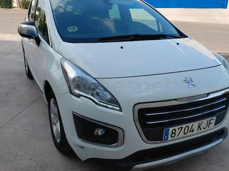 Usado Peugeot 3008 Access 115 CV (84 kW) 2013 Blanco Familiar
