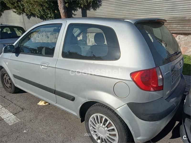 Usado Hyundai Getz 63 CV (46 kW) 2006 Gris / plata Utilitario